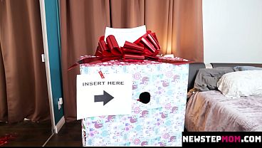 Stepmom Blaire Uses Her Pussy to Keep Her Stepson Home for Holidays – Newstepmom